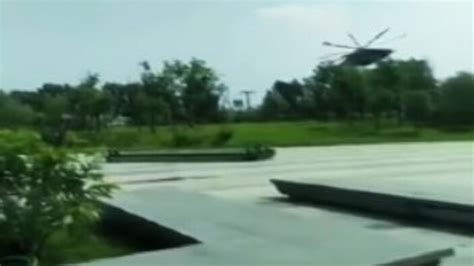 P­e­k­i­n­’­d­e­ ­h­e­l­i­k­o­p­t­e­r­ ­d­ü­ş­t­ü­